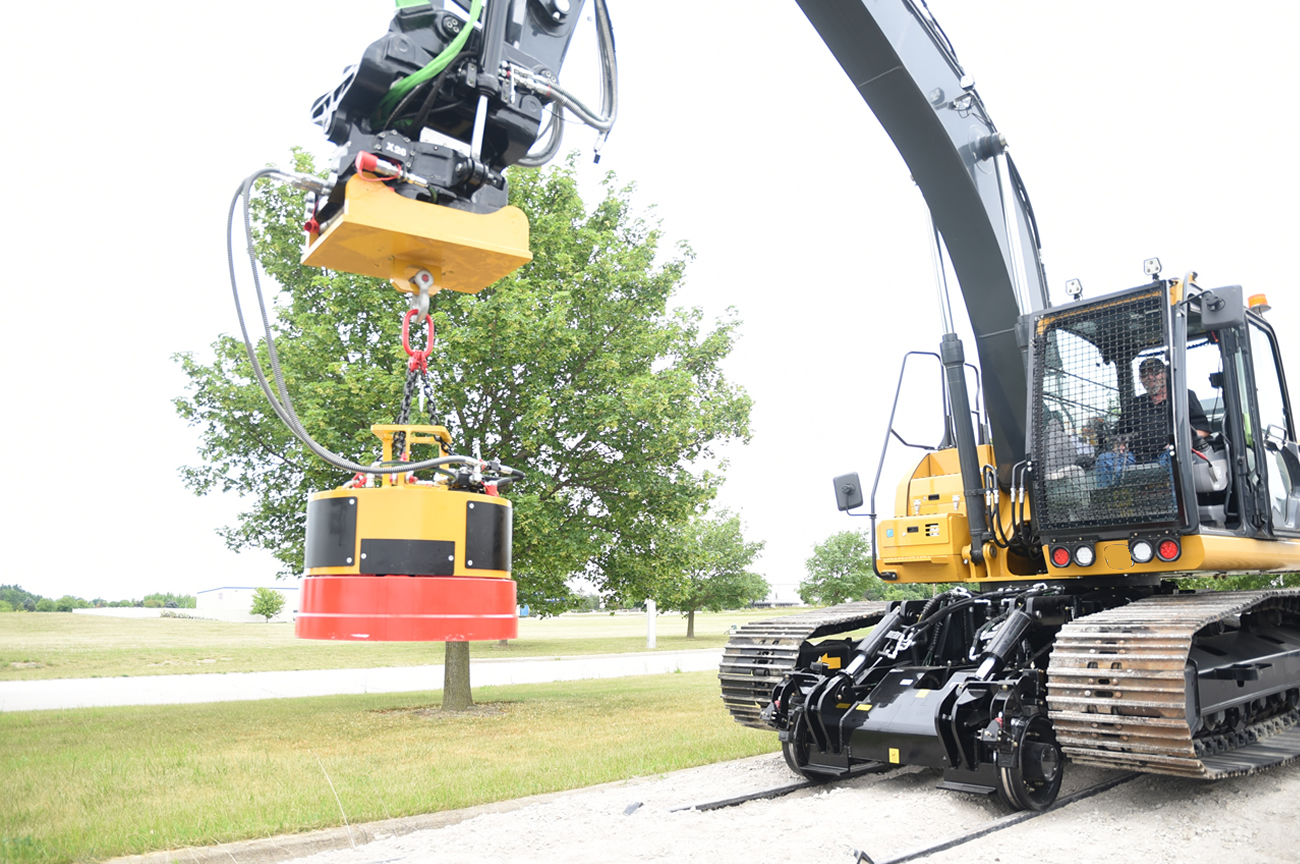 Track Excavator Hi‑Rail Systems — Rail Gear Innovation by Mitchell Railgear